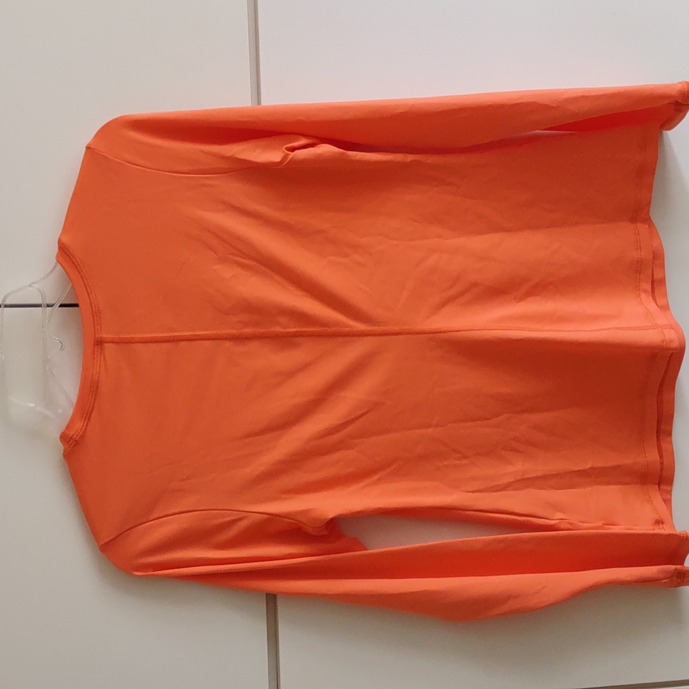 B Sofibella Active Top. In Medium. - image 3